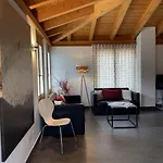 Max 1 Apartamento