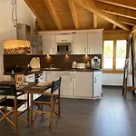 Max 1 Apartamento